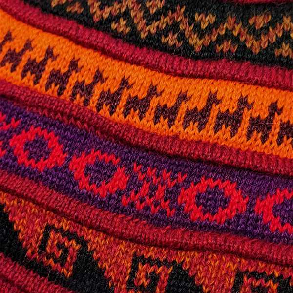 Bonnet Chullo Péruvien Réversible Tissé Main en Alpaga avec Motifs Ethniques - Inka Products
