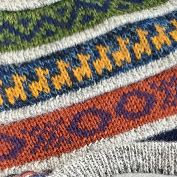 Bonnet Chullo Péruvien Alpaga Tissé Main en Alpaga avec Motifs Ethniques - Inka Products