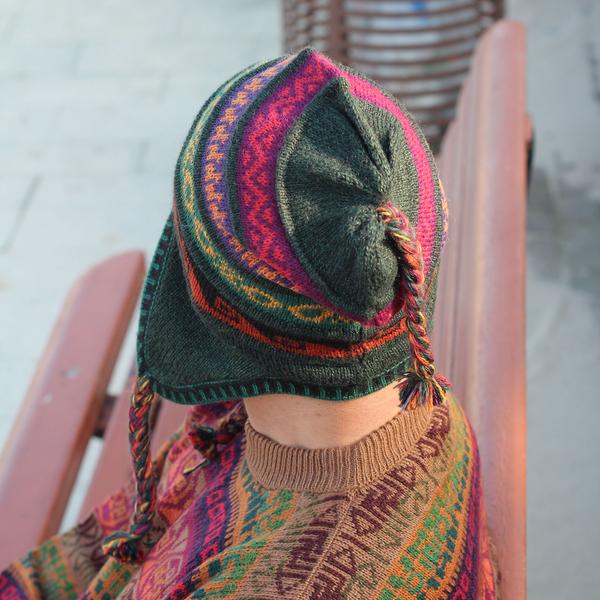 Bonnet Chullo Péruvien Alpaga Tissé Main en Alpaga avec Motifs Ethniques - Inka Products
