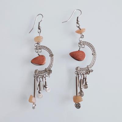 Inka-Products-Boucles d'oreilles Longues en Pierres Semi-précieuses-Goutte Entourée d'un Design Semi-circulaire